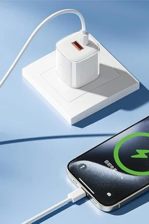 WIWU Cargador Quick PD Tipo-C + USB A Con Cable Lightning 3A 20W Blanco